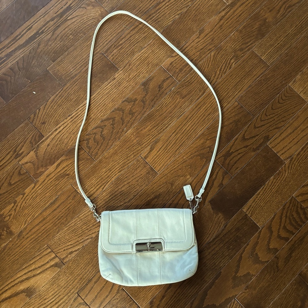 Coach Cream Leather Shoulder Bag